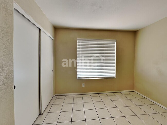 Building Photo - 11208 N 78th Dr
