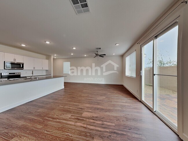 Building Photo - 3328 Blodwen St