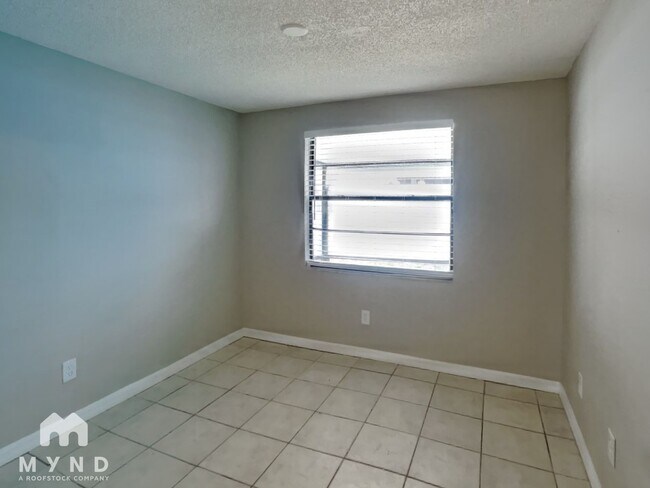 Building Photo - 9707 Paces Ferry Dr
