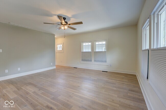 Building Photo - 2832 N Park Ave