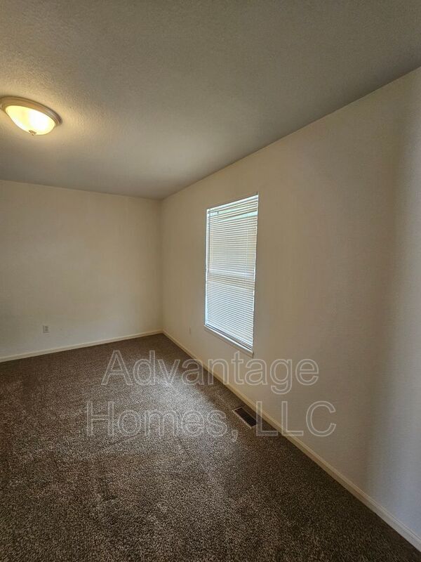 Building Photo - 801 Johnson Cir