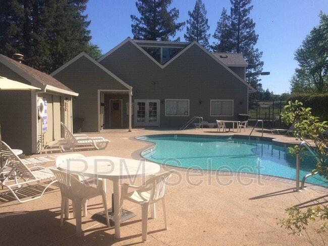 Building Photo - 159 Valley Oak Dr