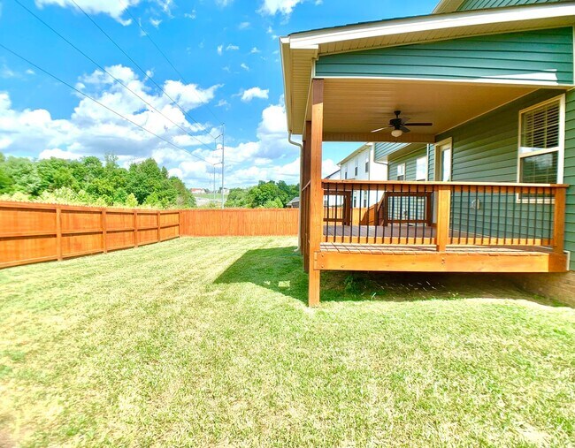 Building Photo - 733 Banister Dr