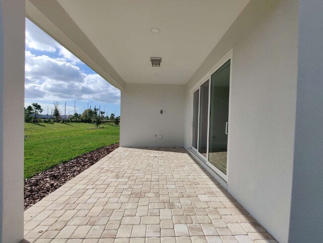 Building Photo - 8173 Sternway Rd