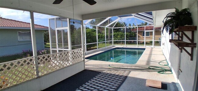 Building Photo - 441 E Rubens Dr