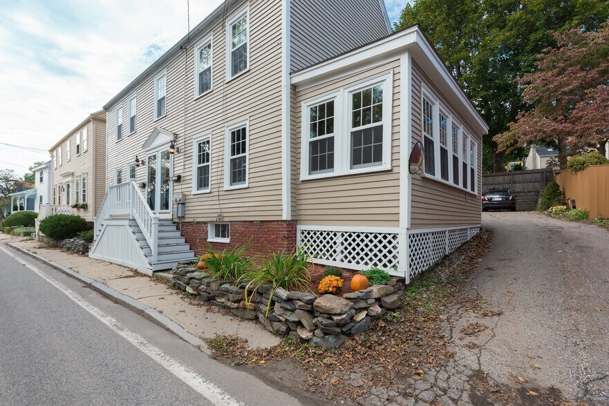 Building Photo - 69 Dennett St