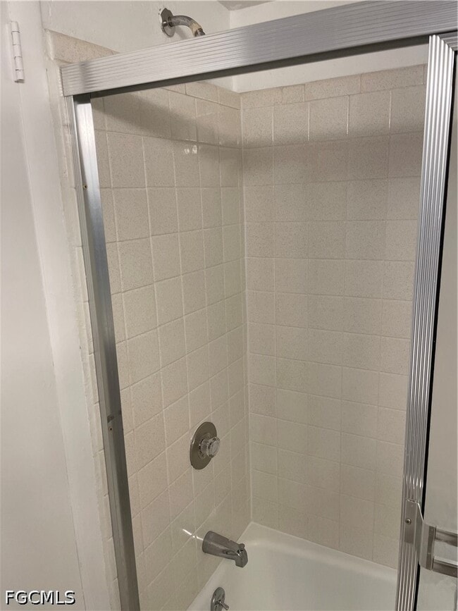 Building Photo - 4906 Victoria Dr