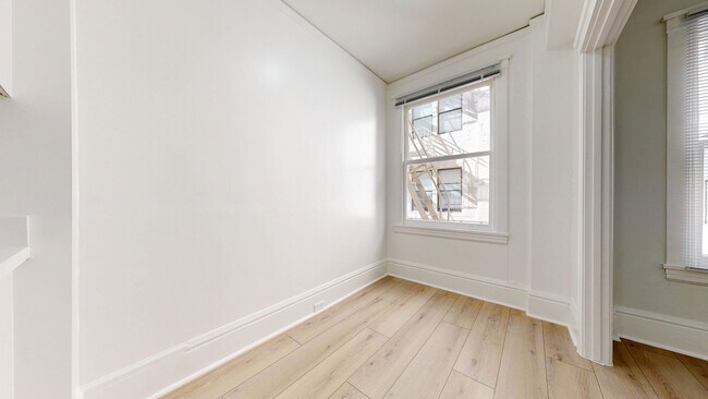 Building Photo - 507 Taylor St