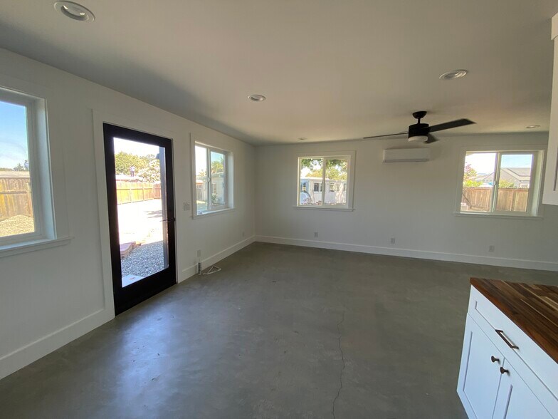 Building Photo - 20 Del Rey Ct
