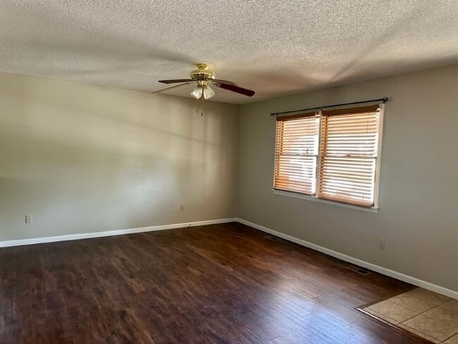 Building Photo - 3 RR 2 BA in Troy, MO