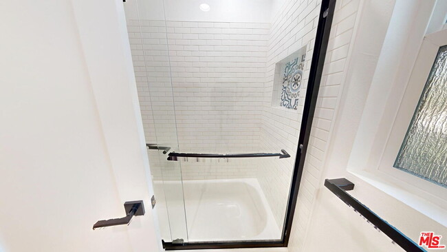 Building Photo - 3424 Oak Glen Dr