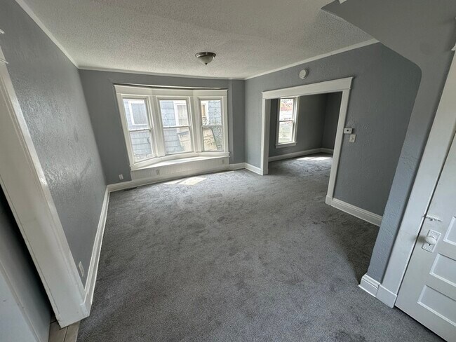 Building Photo - 109 N Lawndale Ave