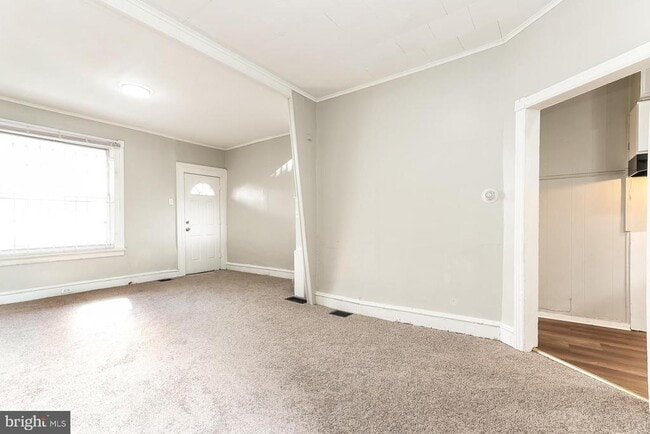 Building Photo - 5416 Spring St