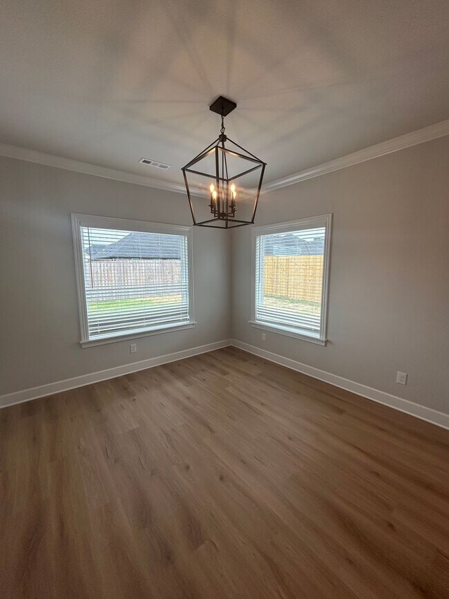 Building Photo - Beautiful Modern Home in Pea Ridge!