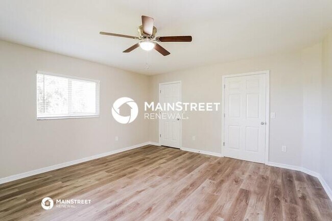Building Photo - 820 SW 11th Pl