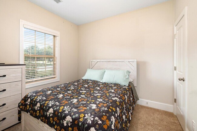 Building Photo - 575 Curlew Cir