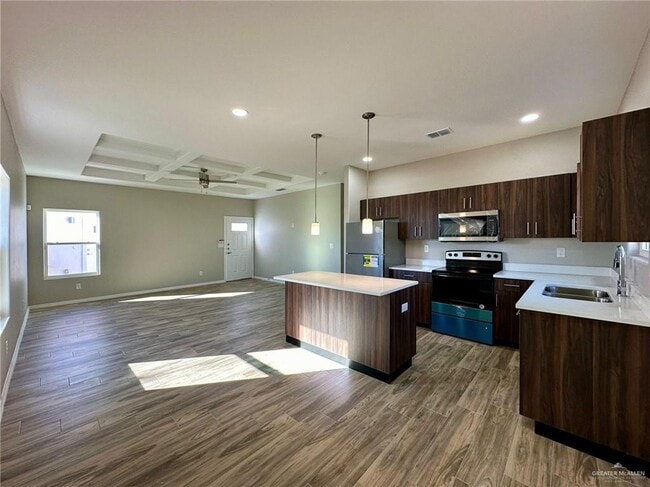 Building Photo - 17 E Walnut Ave