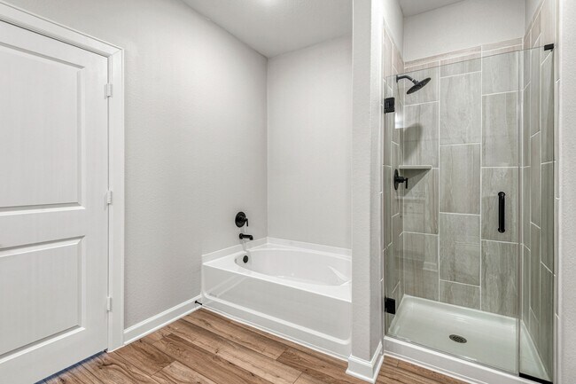 Building Photo - 15650 Honey Cv Dr