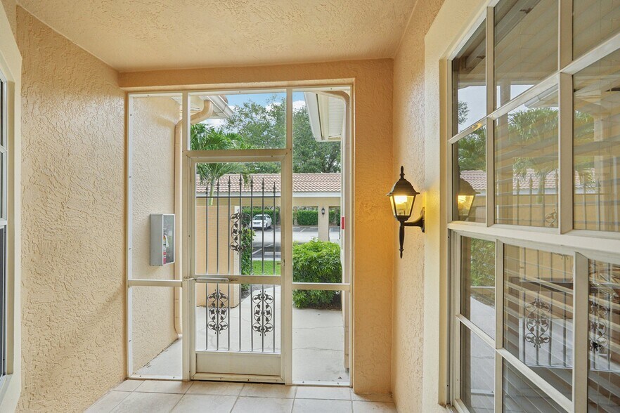 Building Photo - 13010 Amberley Ct