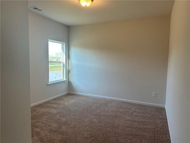 Building Photo - 620 Summerfield Ln NW