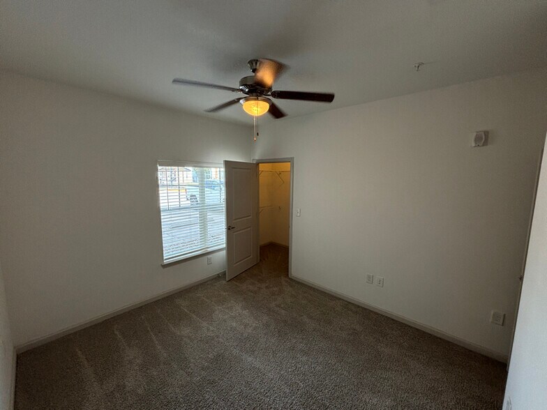 Building Photo - 1271 Sadler Drive