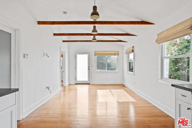 Building Photo - 6217 Poppy Peak Dr