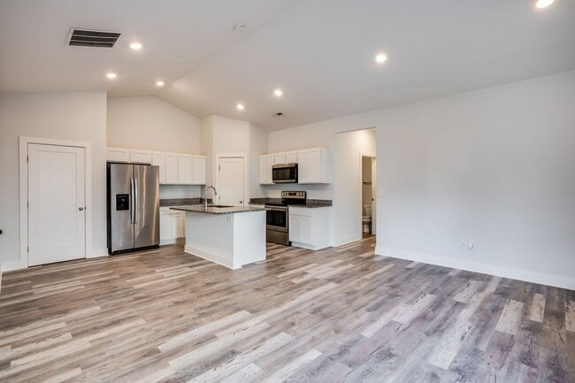 Building Photo - Froli Villas Alex Plan