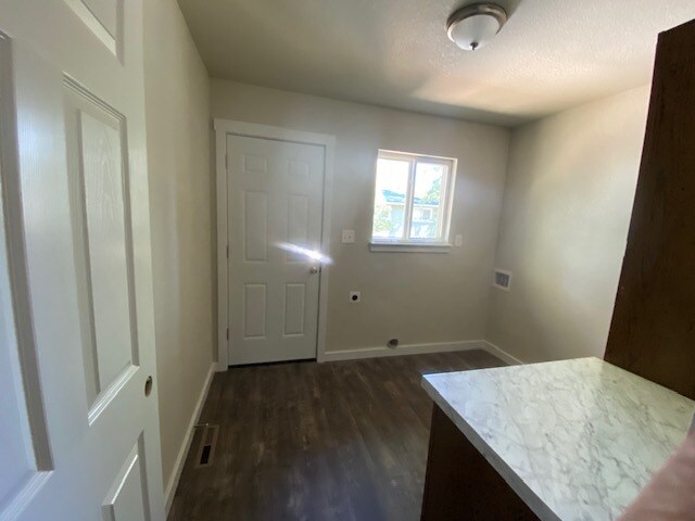 Building Photo - 338 25th Avenue Ct