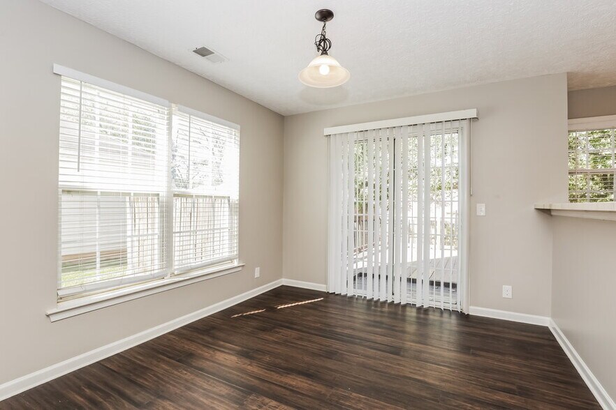 Building Photo - 6713 Ascot Dr