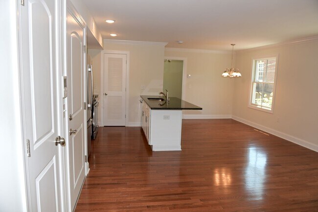 Building Photo - 203-205 Nassau Street