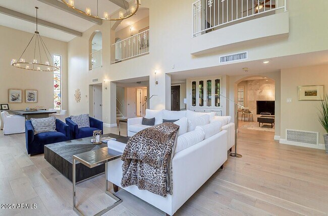 Building Photo - 8602 E Vista Del Lago