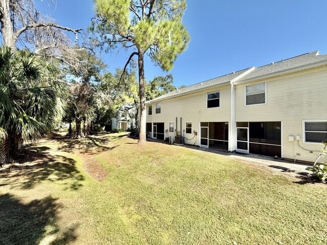 Building Photo - 13706 Forest Lake Dr