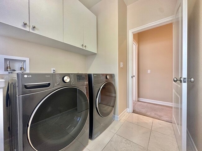 Building Photo - Torrey Hills, Beautiful La Strada Home wit...