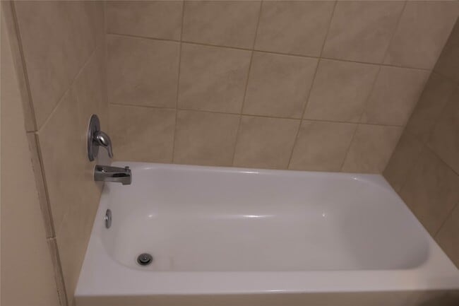 Building Photo - 14083 Lake Trout Dr