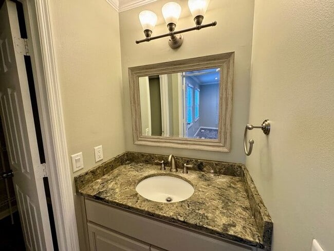 Building Photo - MOVE IN SPECIAL-Luxury in the heart of Madison with a 2 car garage