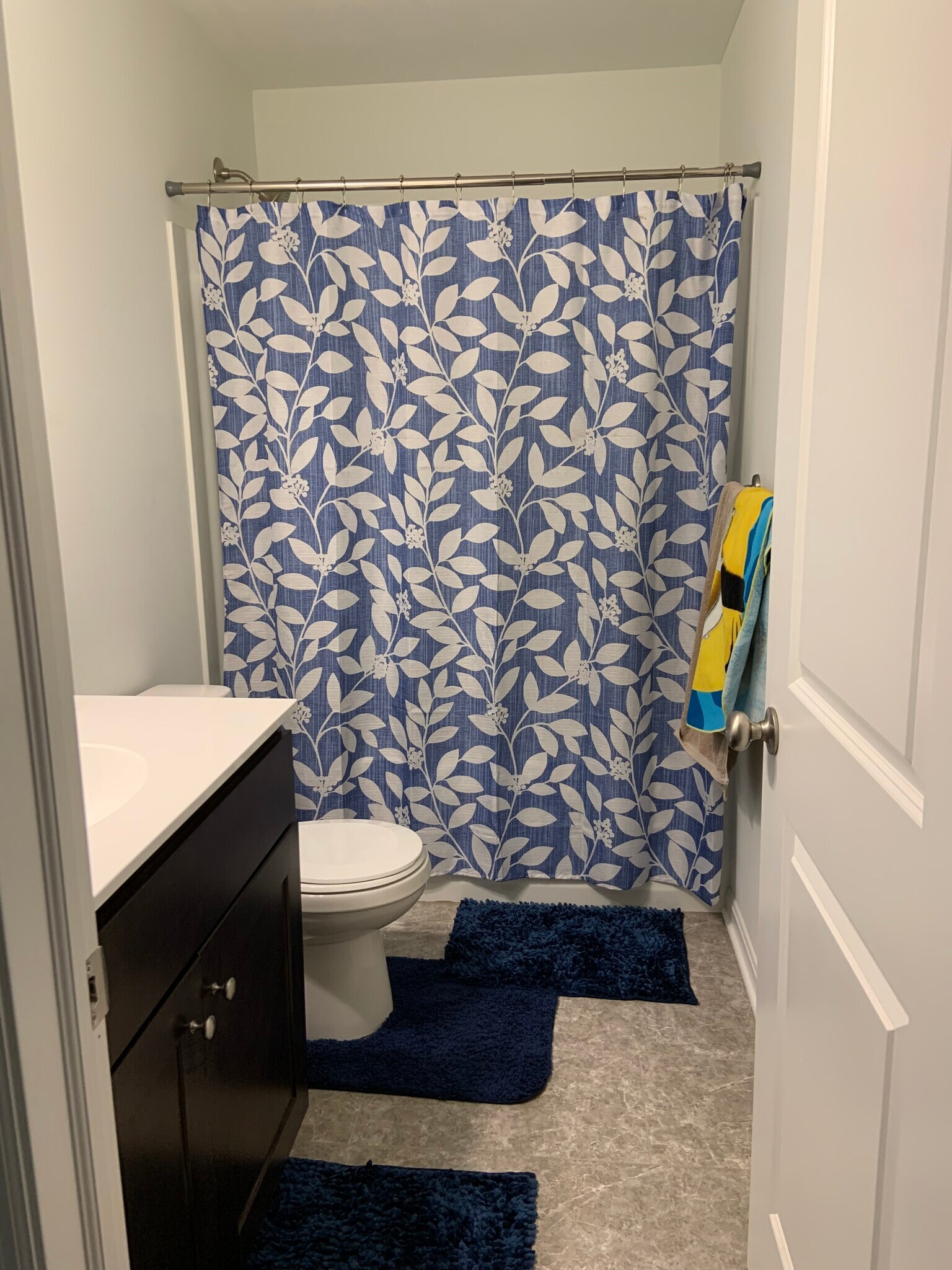 Second Level Bath - 304 Thurgood Dr