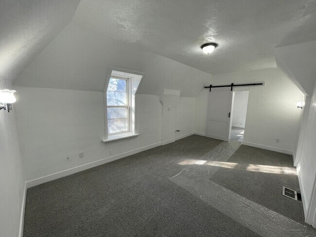 Building Photo - 13224 S Redwood Rd