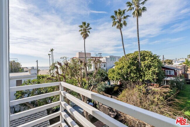 Building Photo - 30 Galleon St