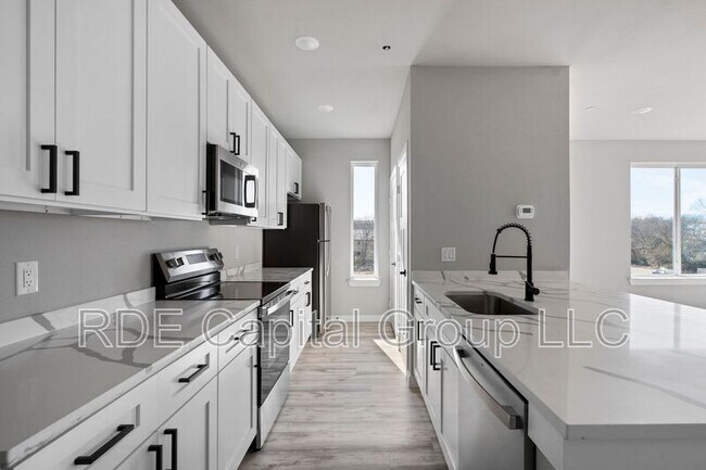 Building Photo - 948 S Corinth St Rd