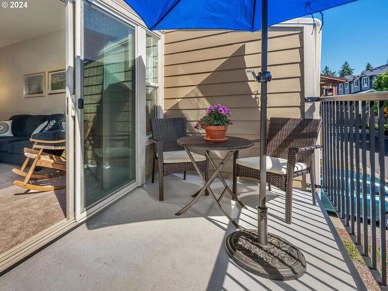 Patio - 126 NE 78th Ave