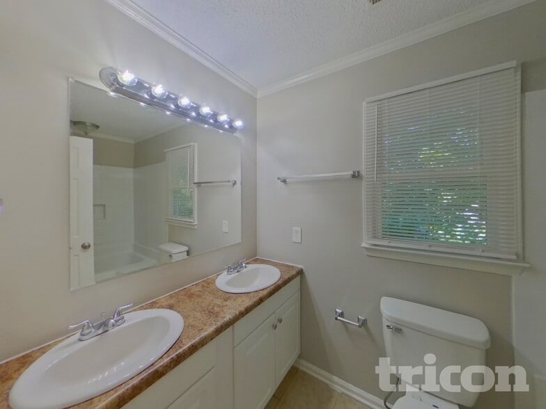 Building Photo - 8404 Sills Ct