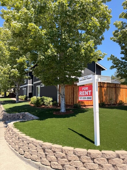Building Photo - 2304 Maher Dr