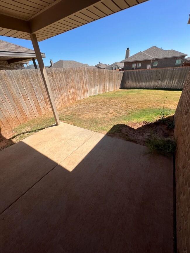 Building Photo - Lubbock Cooper ISD 3 Bedroom/2 Bathroom AV...