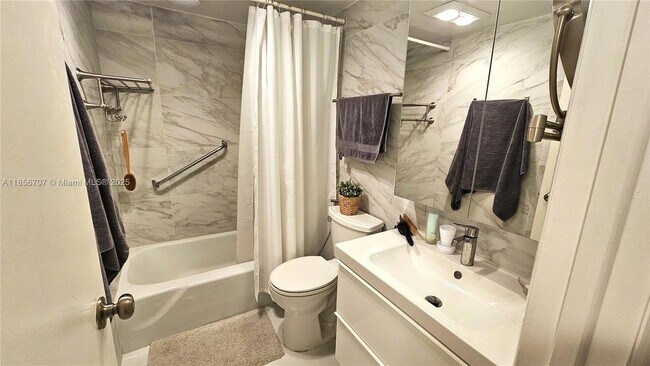 Building Photo - 1980 S Ocean Dr