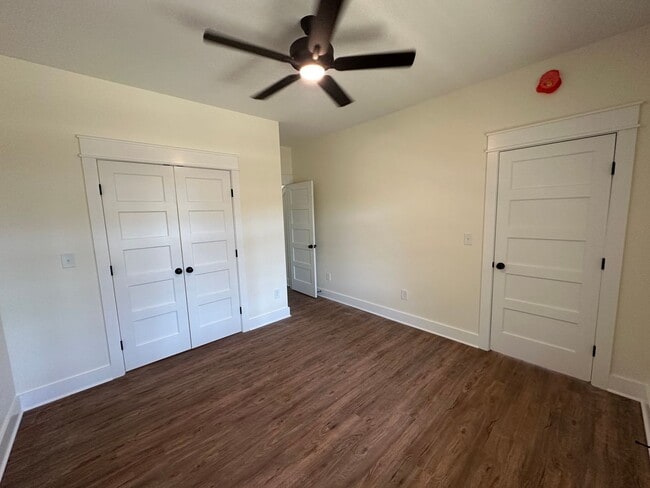 Building Photo - 2 Bed/2 Bath Long-Term Rental in Manteo!