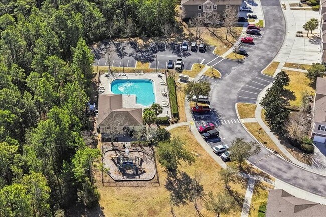 Building Photo - 605 Golden Lake Loop