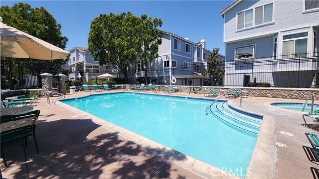 Building Photo - 580 N Pageant Dr