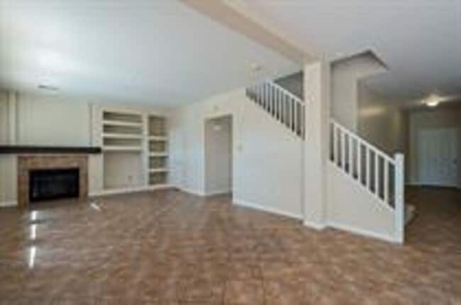 Building Photo - Limited Time: No Application Fee Required Apply for FREE — $55 Fee Waived 5 BDRM 2.5 BATHS