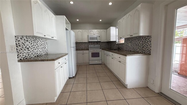 Building Photo - 3211 NW 19th Terrace