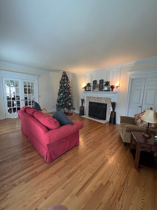 Building Photo - 795 Oak Trail Dr